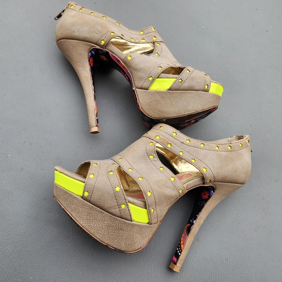 Betseyville betsey johnson heels 8.5 - Picture 3 of 10